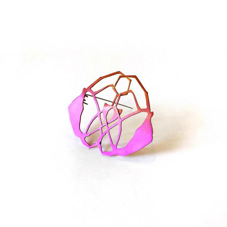 Maarja Niinemägi, Brooch, anodised titanium