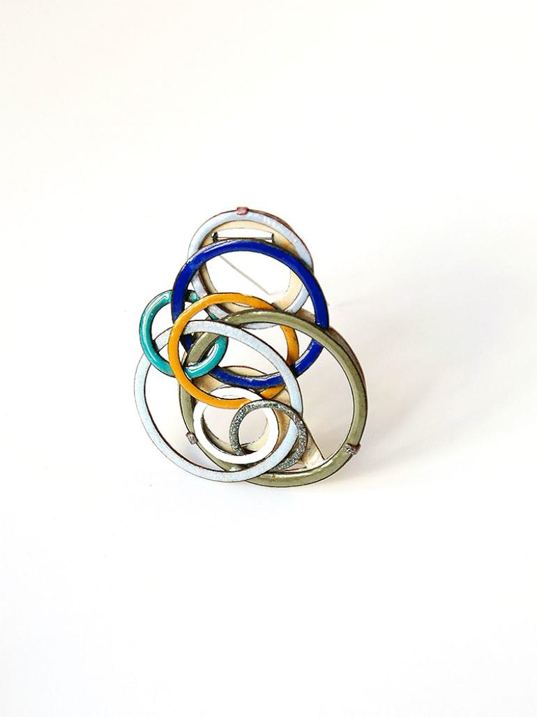 Danni Schwaag, 'Neckrooch II', Brosche, Emaille