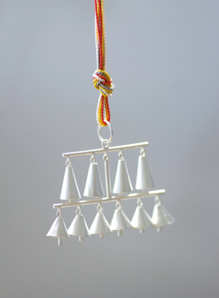 Sayumi Yogouchi, Anhänger / Pendant - Talisman 'Ring My Bells', Silber