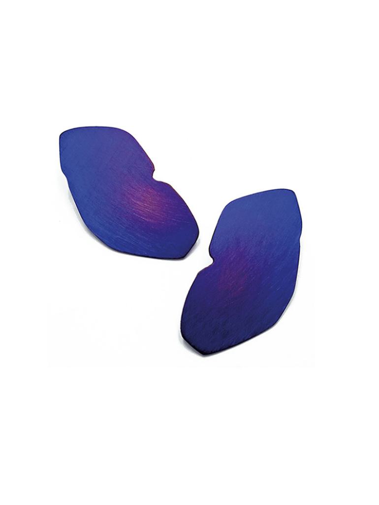 Maarja Niinemägi Ohrschmuck, Plum, eloxierte Titan