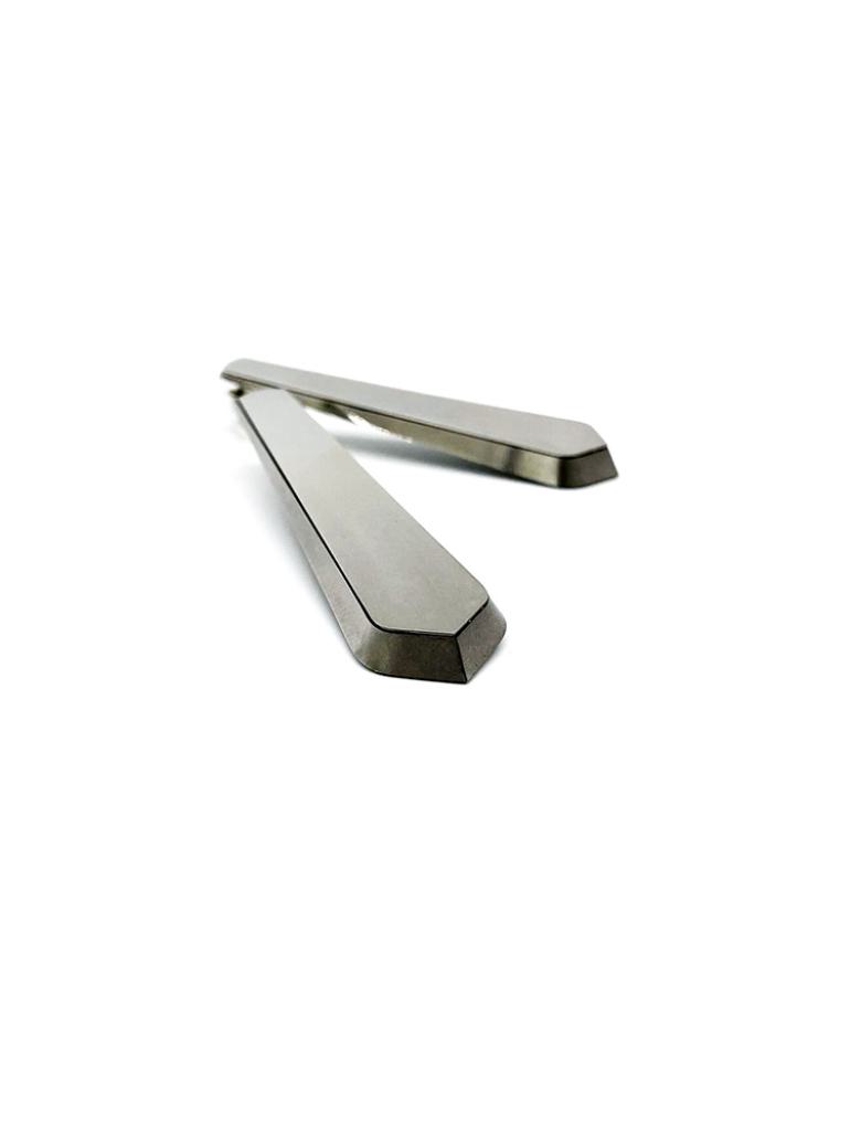 Esther Heite, Ohrschmuck 'Insignia Shield', Edelstahl