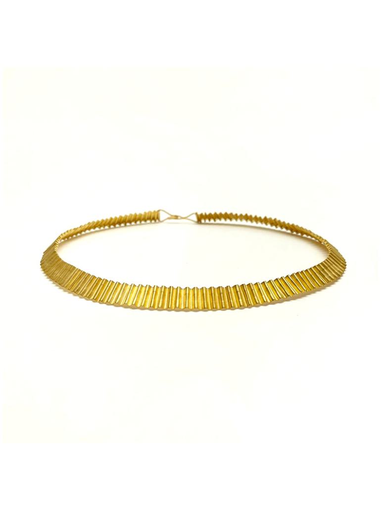 Christiane Gilg, Collier, Wellblech, Gold