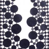 Karola Torkos, Halsschmuck o.T. black, Detail